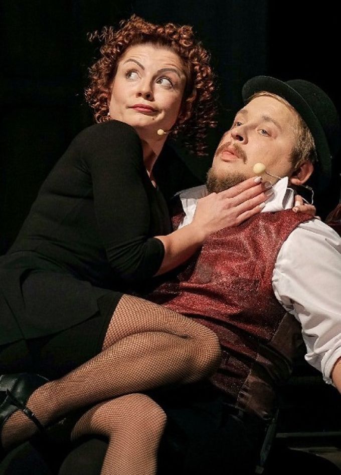 Спектакль «Приличные девушки»