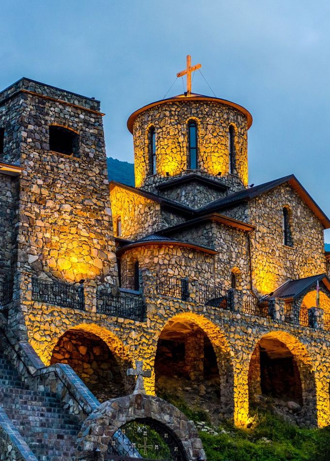 Древняя земля Осетии: Даргавс и Кармадонское ущелье