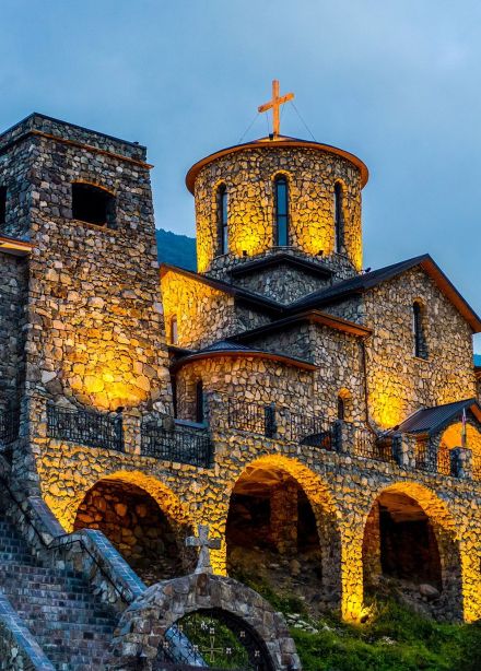 Древняя земля Осетии: Даргавс и Кармадонское ущелье